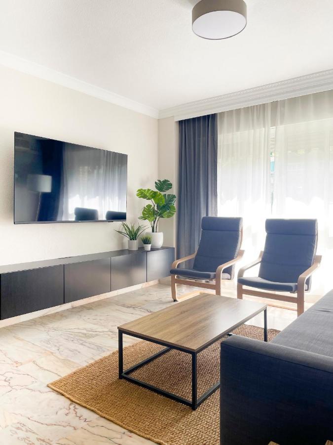 Holidays2Malaga Tomas De Echeverria 150 Mts To Beach & High Speed Wifi & Parking Apartment ภายนอก รูปภาพ