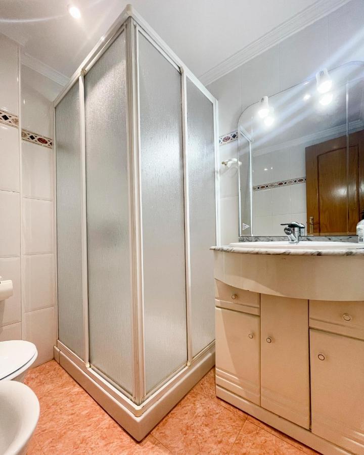 Holidays2Malaga Tomas De Echeverria 150 Mts To Beach & High Speed Wifi & Parking Apartment ภายนอก รูปภาพ