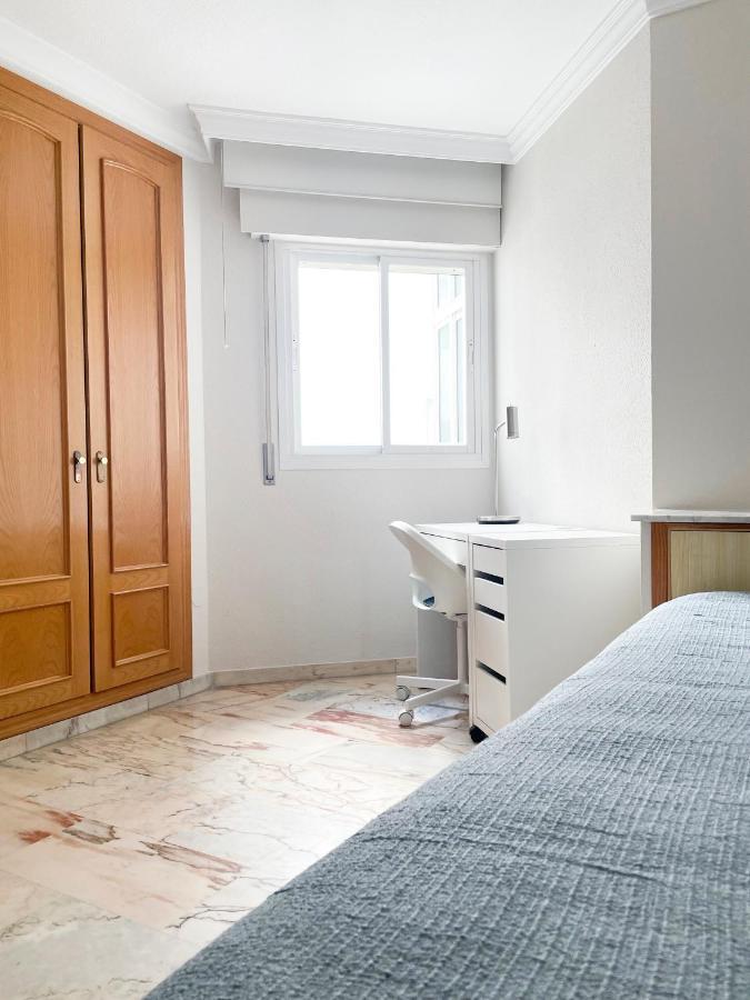 Holidays2Malaga Tomas De Echeverria 150 Mts To Beach & High Speed Wifi & Parking Apartment ภายนอก รูปภาพ